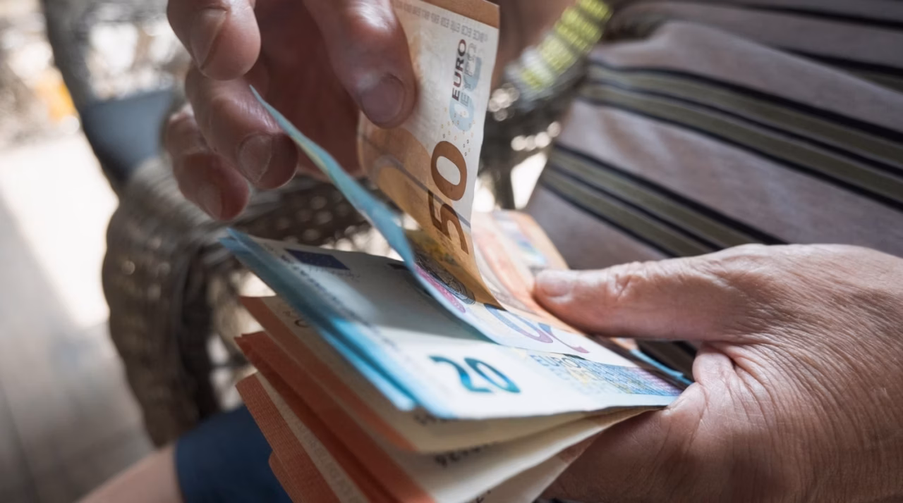 Emploi en Suisse en 2026 : 85 000 opportunités à saisir avec des salaires pouvant atteindre 6 500 € par mois